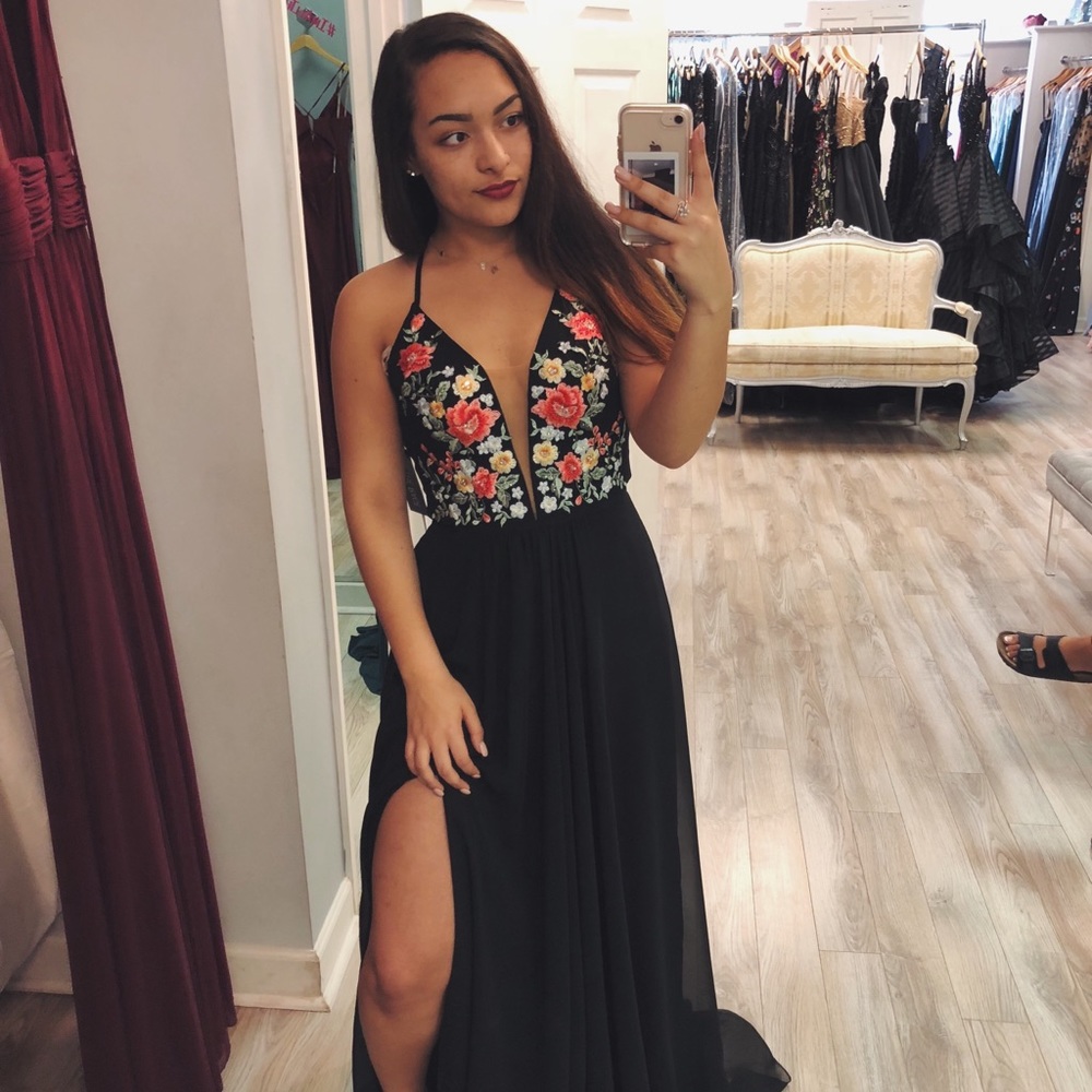 PROM/FORMAL DRESS FROM “ALL THE RAGE”